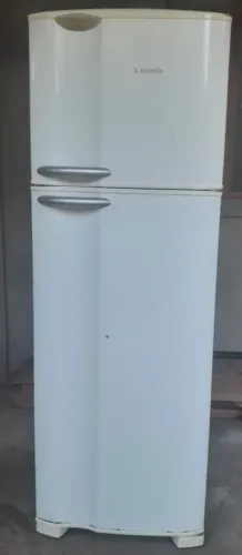 Vendo geladeira frost free Electrolux 346 litros 220v