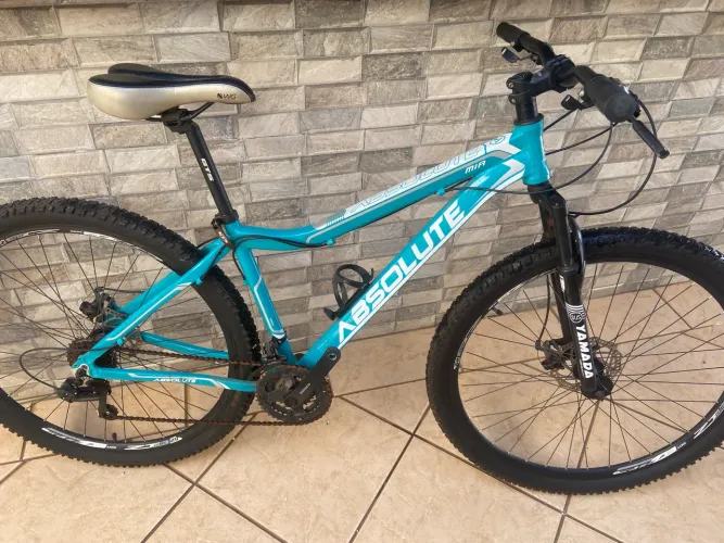 Bicicleta Absolute Mia aro 29 câmbio shimano 21 velocidades 