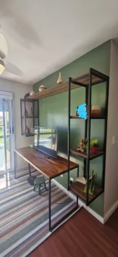 Estante e mesa industrial