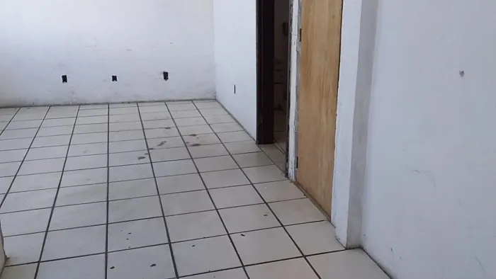 Alugo para fins comerciais!!