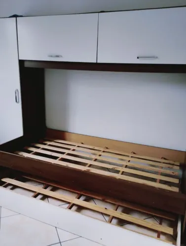 Bi cama com guarda roupa roupeiro