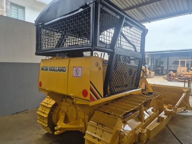 Trator esteira Fiat 7D,  inteiro reformado(OPORTUNIDADE)