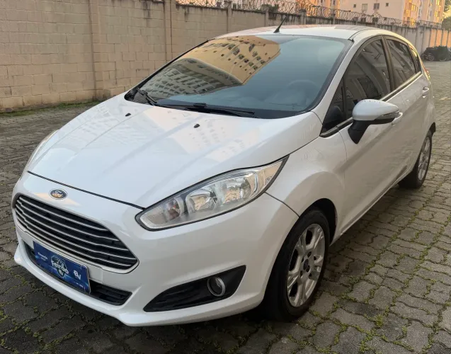 Ford Fiesta 1.6 16V Flex Aut. 5P 2015