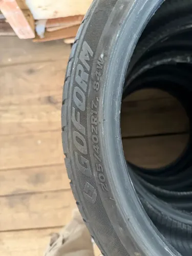 Pneus 205 40 r17