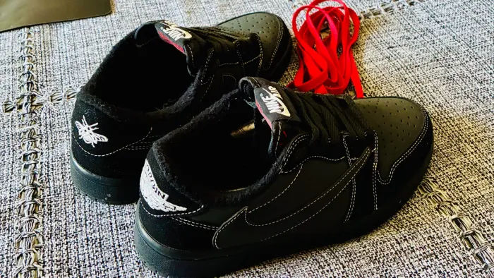 NIKE AIR JORDAN 1 LOW TS - SUPER PREÇO