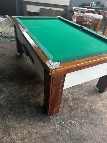 Sinuca semi nova 