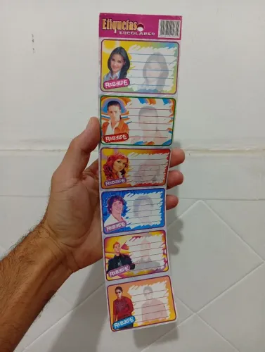 Lote 3 cartelas etiqueta escolar Rebelde