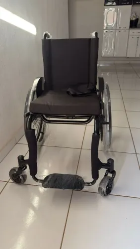 Cadeira de rodas monobloco