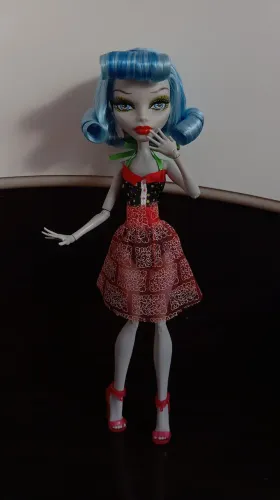 Monster High - Ghoulia Yelps (Skull Shores)