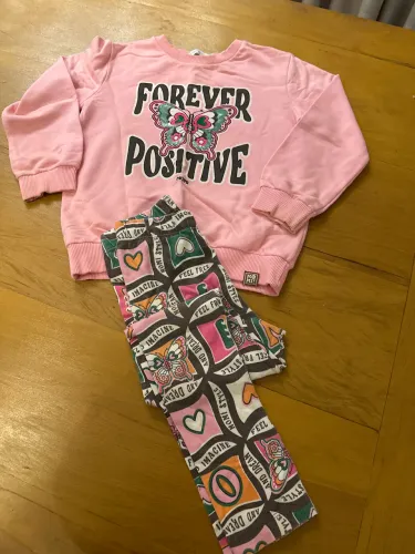 Moleton com legging da marca Momi