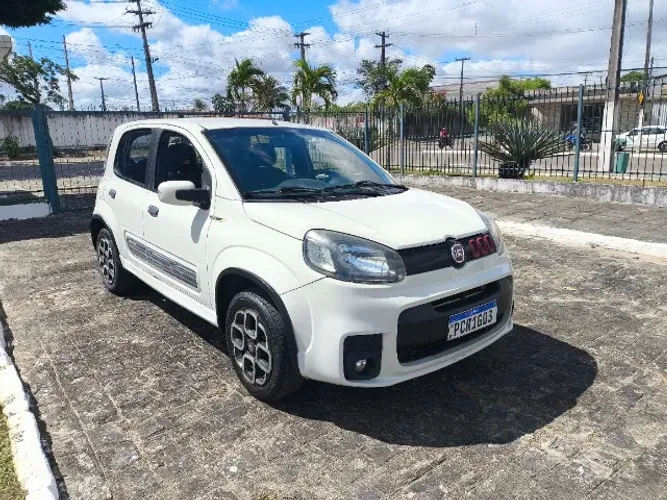 Fiat Uno Sporting 1.4 EVO Fire Flex 8V 4P 2016