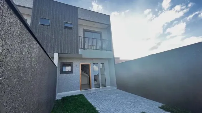 Sobrado para venda com 81 metros quadrados com 3 quartos em Sítio Cercado - Curitiba - PR