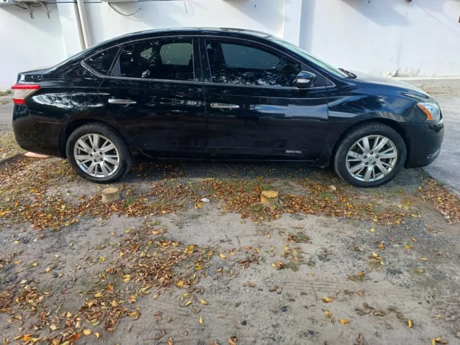 Nissan Sentra SL 2.0/ 2.0 Flex Fuel 16V Aut. 2016