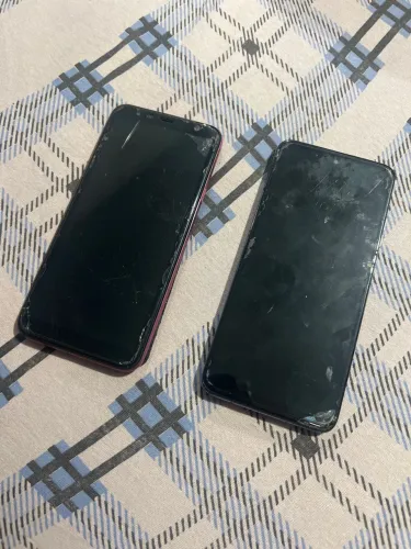 Celulares velhos para retirada de peças 