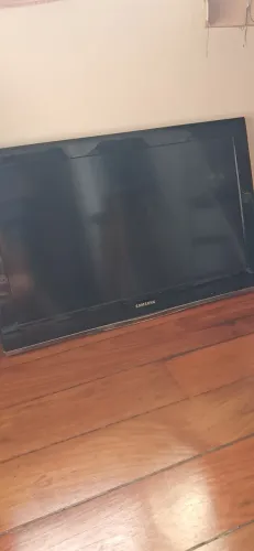 TV LCD com defeito