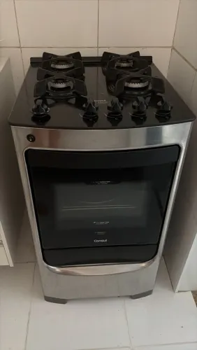 Fogão Consul 4 Bocas cor Inox com Mesa de Vidro e Grade de Ferro Fundido - CFO4VAR