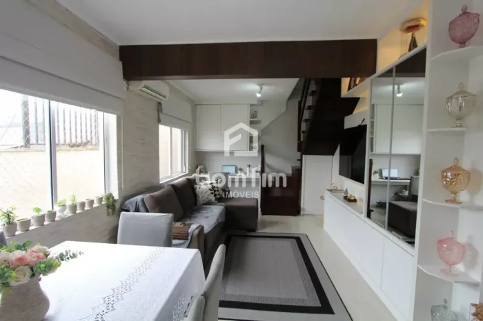 Apto duplex de 02 dorm. na Rua dos Andradas, Centro Histórico, Porto Alegre/RS.