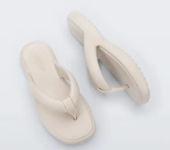 Vendo 2 Melissas semi nova 