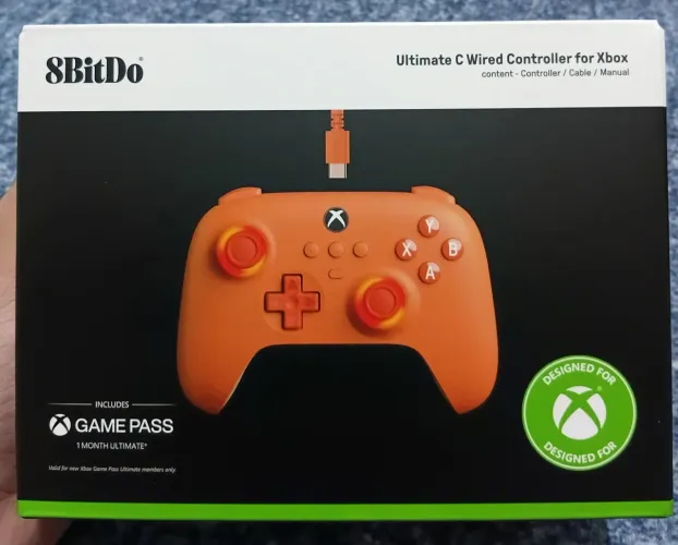 Controle 8BitDo Ultimate C NOVO, com fio, licenciado para Xbox Series e One - Sem Gamepass