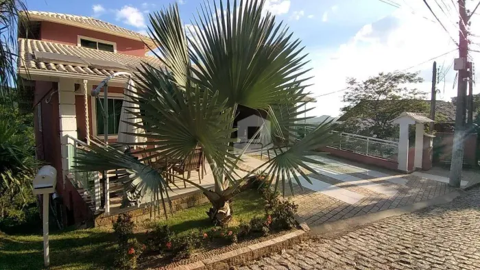 Casa 04 quartos Itaipu Niteroi