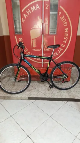 Vendo bicicleta aro 26 freeaction nova 