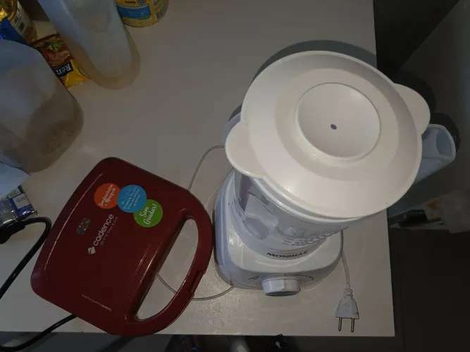  Liquidificador grill sanduicheira  funcionando bem. Sem avarias preço  cada um