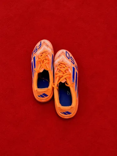 Chuteira adidas F50 Profissional