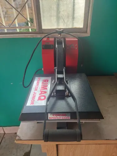 PRENSA TÉRMICA 350 X 350 MM P/ ESTAMPAR CAMISETAS MARCA STAMPCOR JÚNIOR