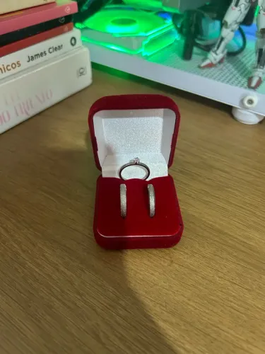 Par de alianças+solitário tamanho 17 em perfeito estado