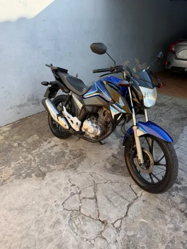 Titan 160 2018 Doc26 pneus novos abaixo da Fipe impecável