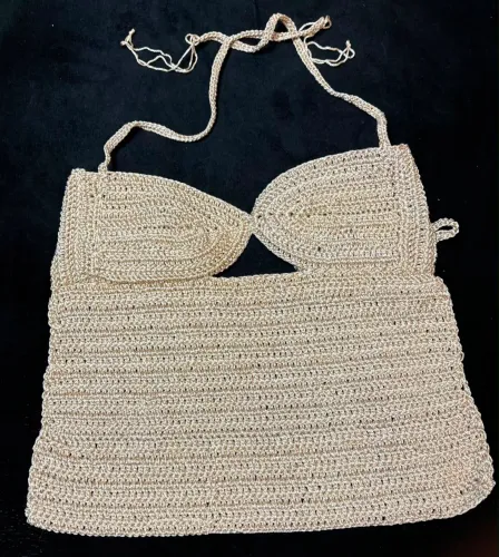 Blusa artesanal de crochê feita à mão