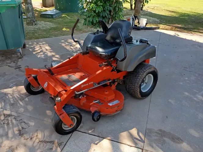 Trator giro zero Husqvarna MZ52