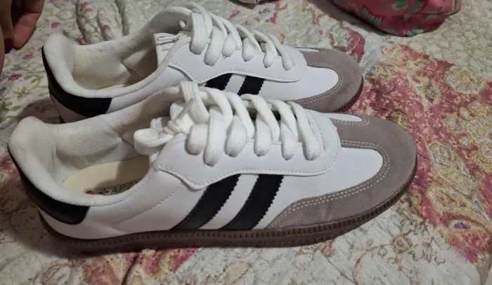 tênis addidas unisexx n° 39 usado apenas uma vez