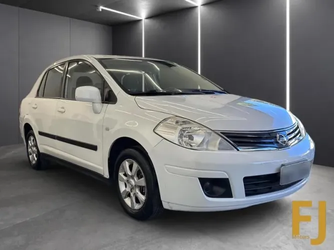 Nissan Tiida Sedan 1.8 16V Flex Fuel 4P 2013