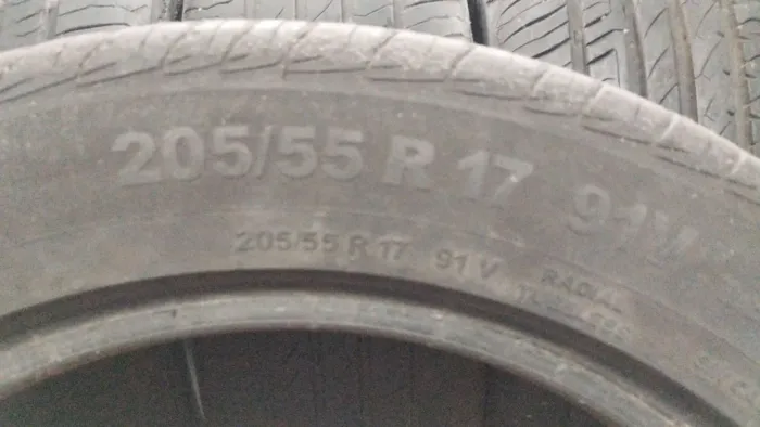 Pneus Continental 205/55/R 17"