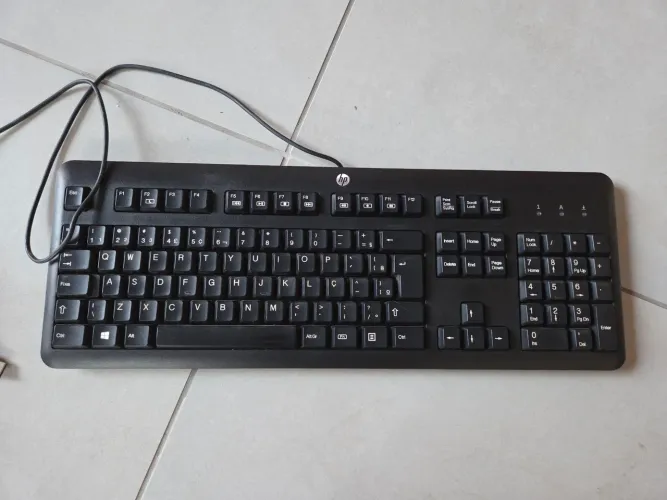 LOTE 30 TECLADOS