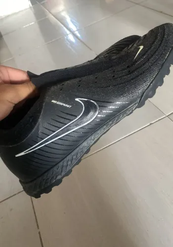 Chuteira Nike Phantom GX 2 Elite Society TF - Preto/Branco