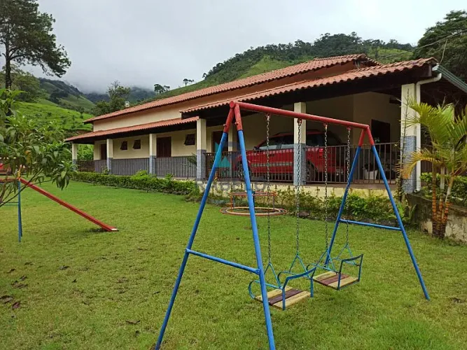 CHÁCARA FORMADA COM RIBEIRÃO EM PASSA-QUATRO - MG