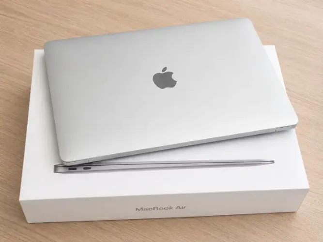 MacBook Air Apple M1 13? | 8GB RAM | 256GB SSD | Teclado Americano | Bateria 95%