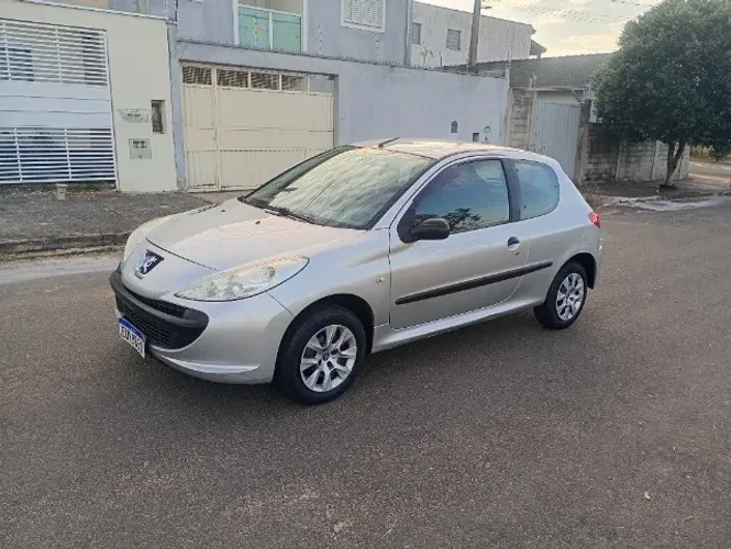 Peugeot 207 X-line 1.4 Flex 8V 3P 2011