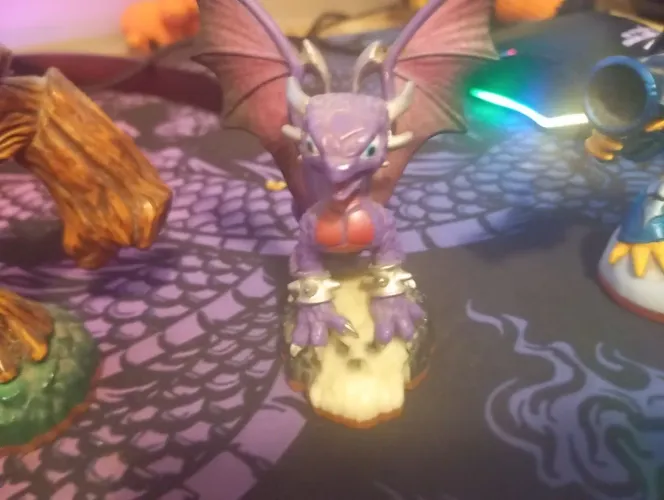 Bonecos colecionáveis do jogo Skylanders de ps3, necessita do portal para jogar 