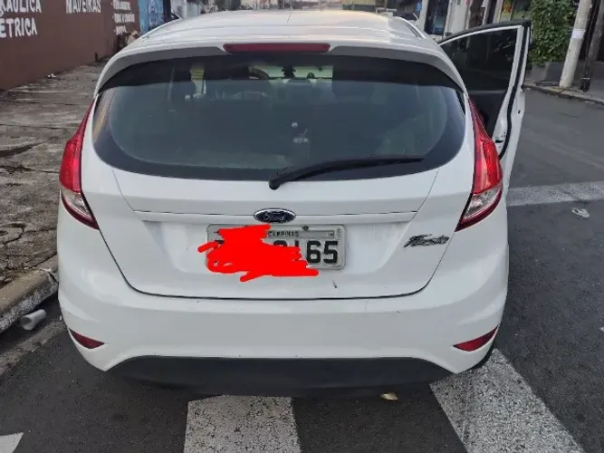 Ford Fiesta 1.5 16V Flex Mec. 5P 2015