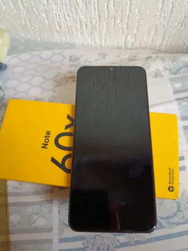 Celular semi novo