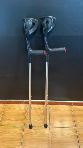 Muleta Canadense Ajustável (Par)