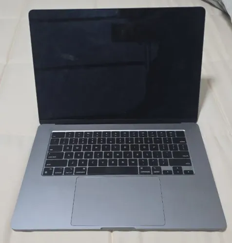 MacBook Air M2 - 15" - 2023