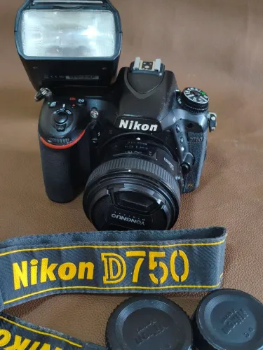 Nikon D750 full frame kit + 50mm+ flash 