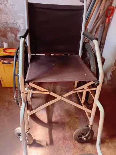 CADEIRA DE RODAS