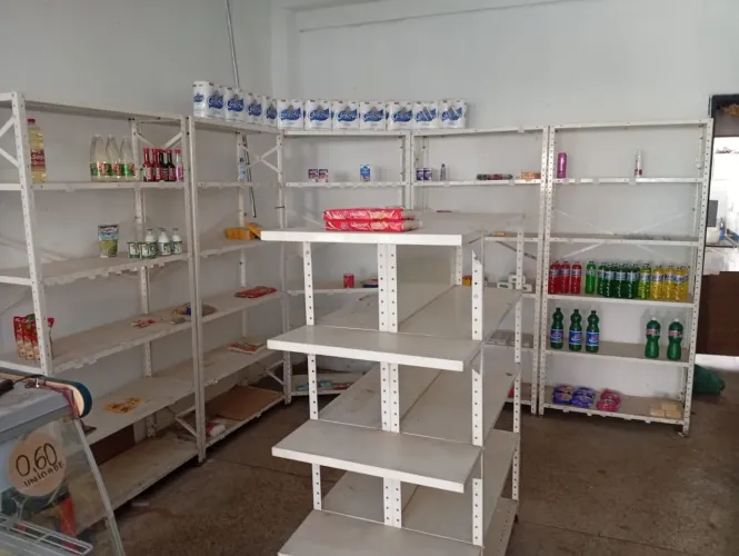Prateleira para comércio