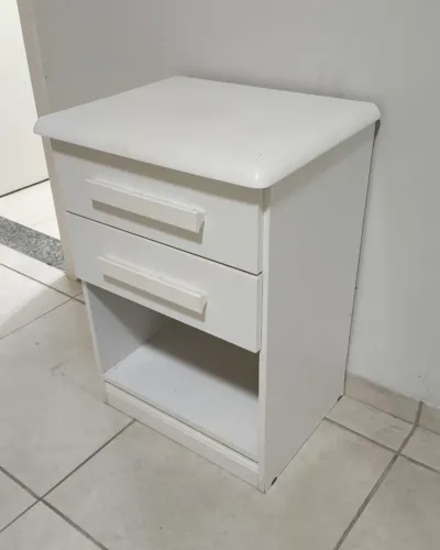 Mesa de Cabeceira Branca 2 Gavetas (Criado-Mudo) - Muito Conservado!