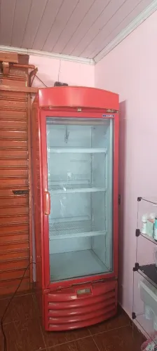 Expositor Vertical Metalfrio Porta de Vidro Geladeira Comercial - Gelando Tudo!